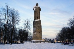 Современный памятник И. Сусанину. Скульптор Н. Лавинский